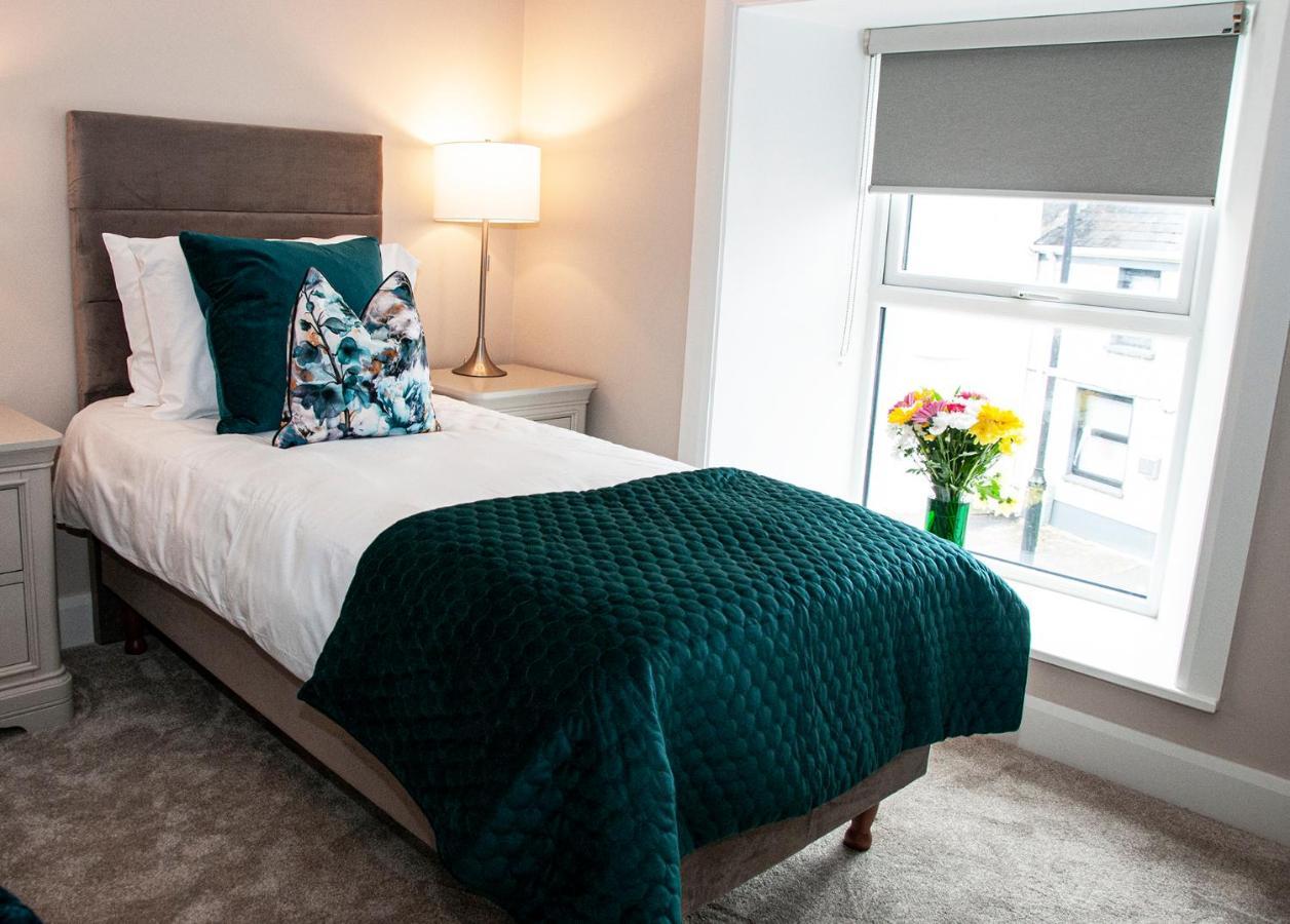 The Dolphin Hotel Crossmolina Luaran gambar