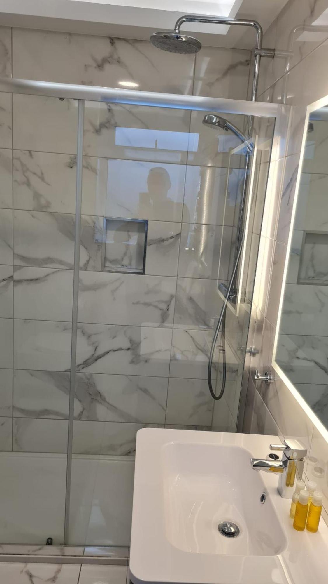 The Dolphin Hotel Crossmolina Luaran gambar